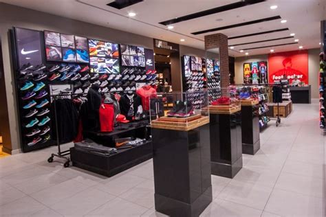 foot locker chadstone.